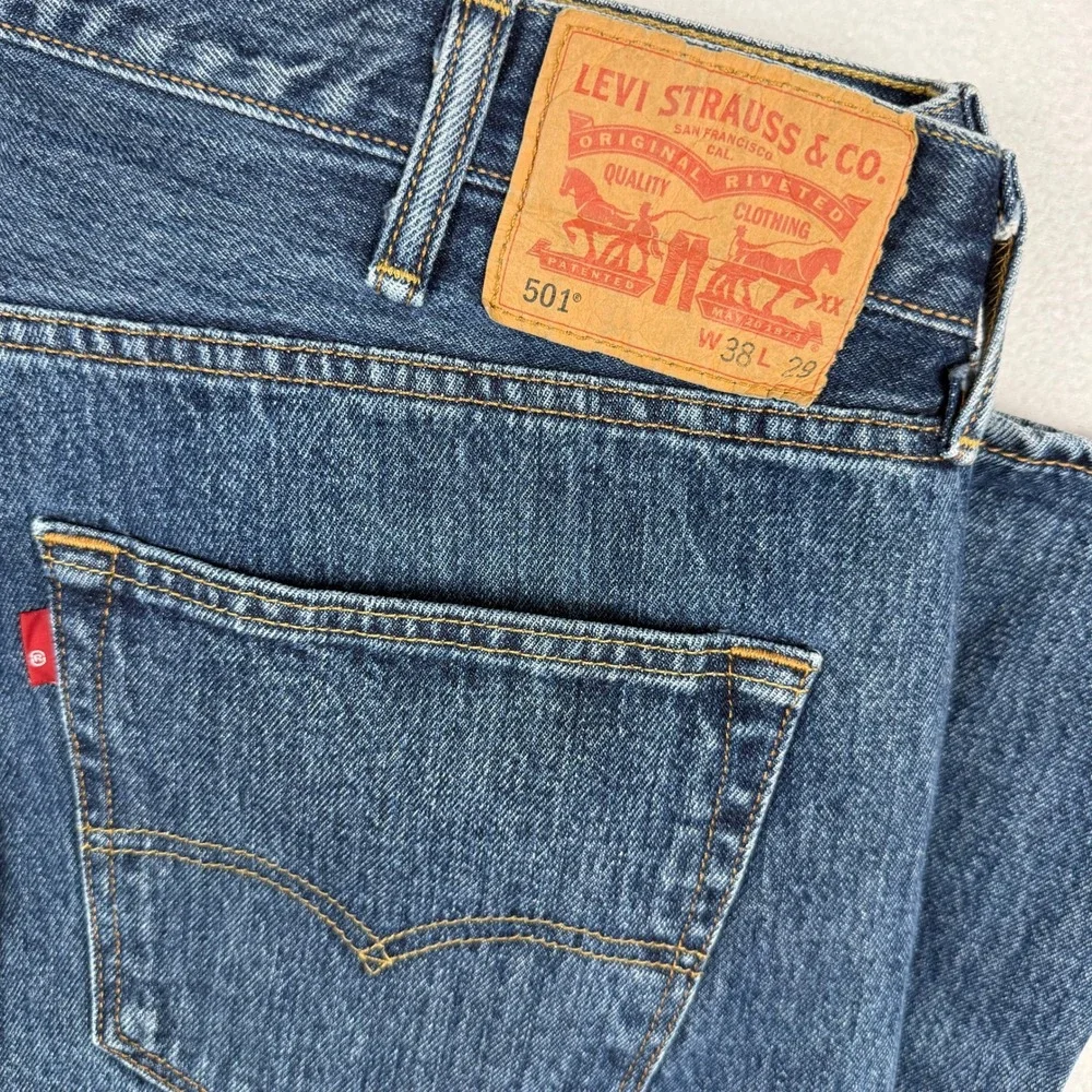 Levi 501 Original Fit Jeans Mens 38x29 Blue Button Fly Straight Leg Denim